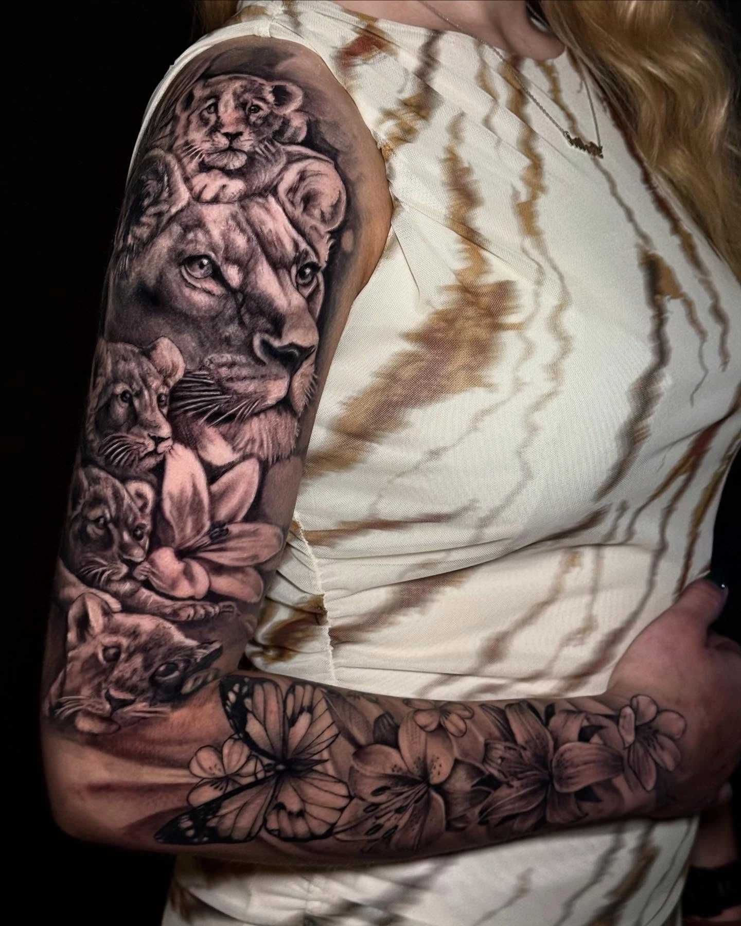 Lioness with cubs sleeve + butterfly/floral lower (alternate angle)